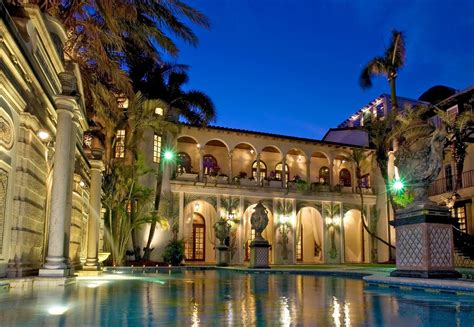 gianni versace familie|who inherited gianni versace estate.